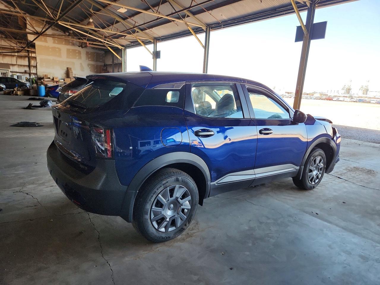 2025 Nissan Kicks, S