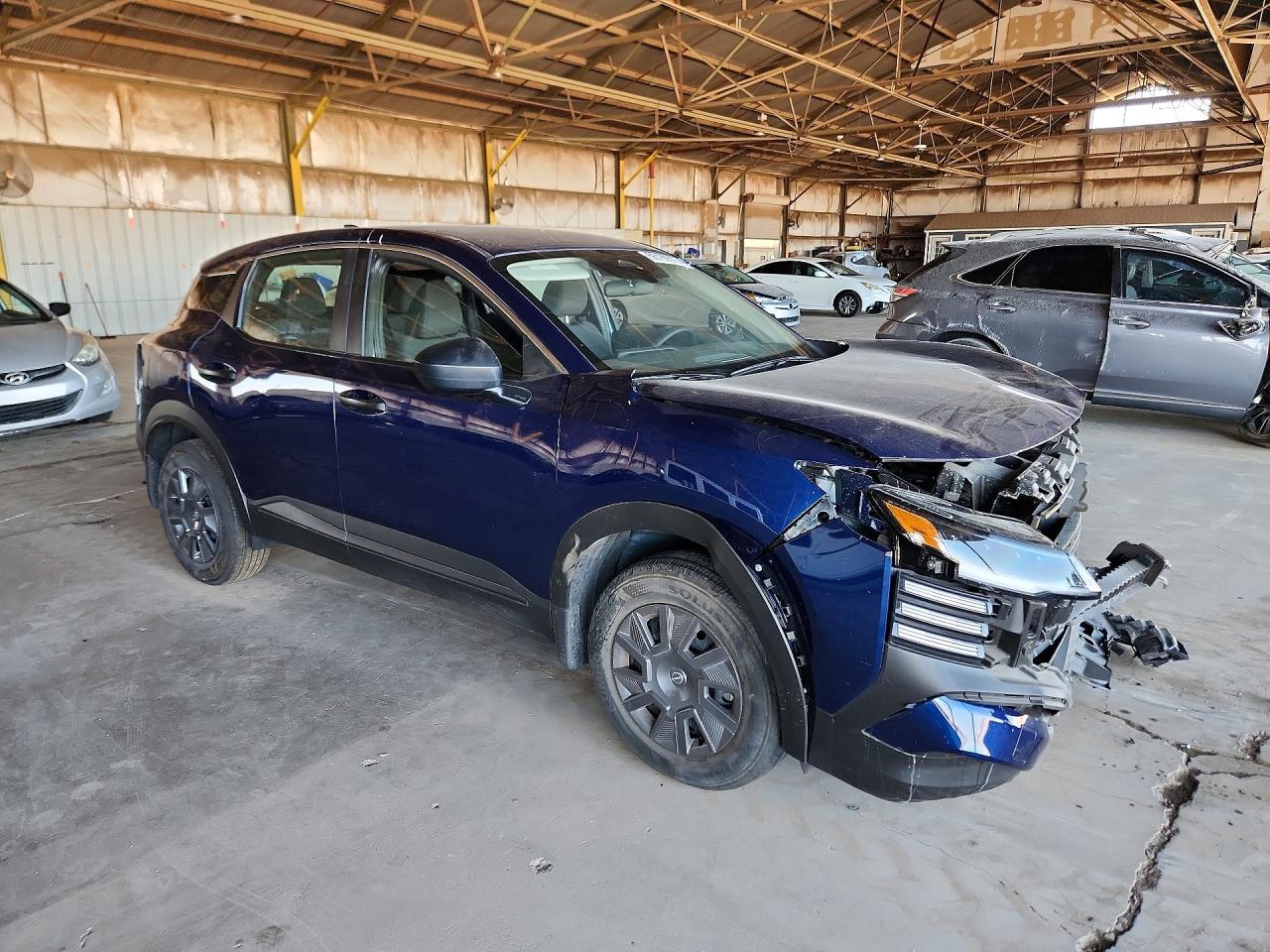 2025 Nissan Kicks, S