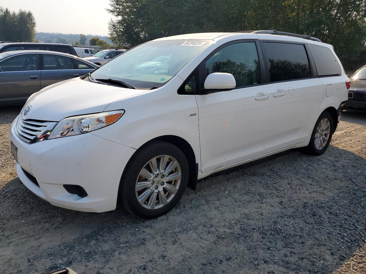 2017 Toyota Sienna, LE