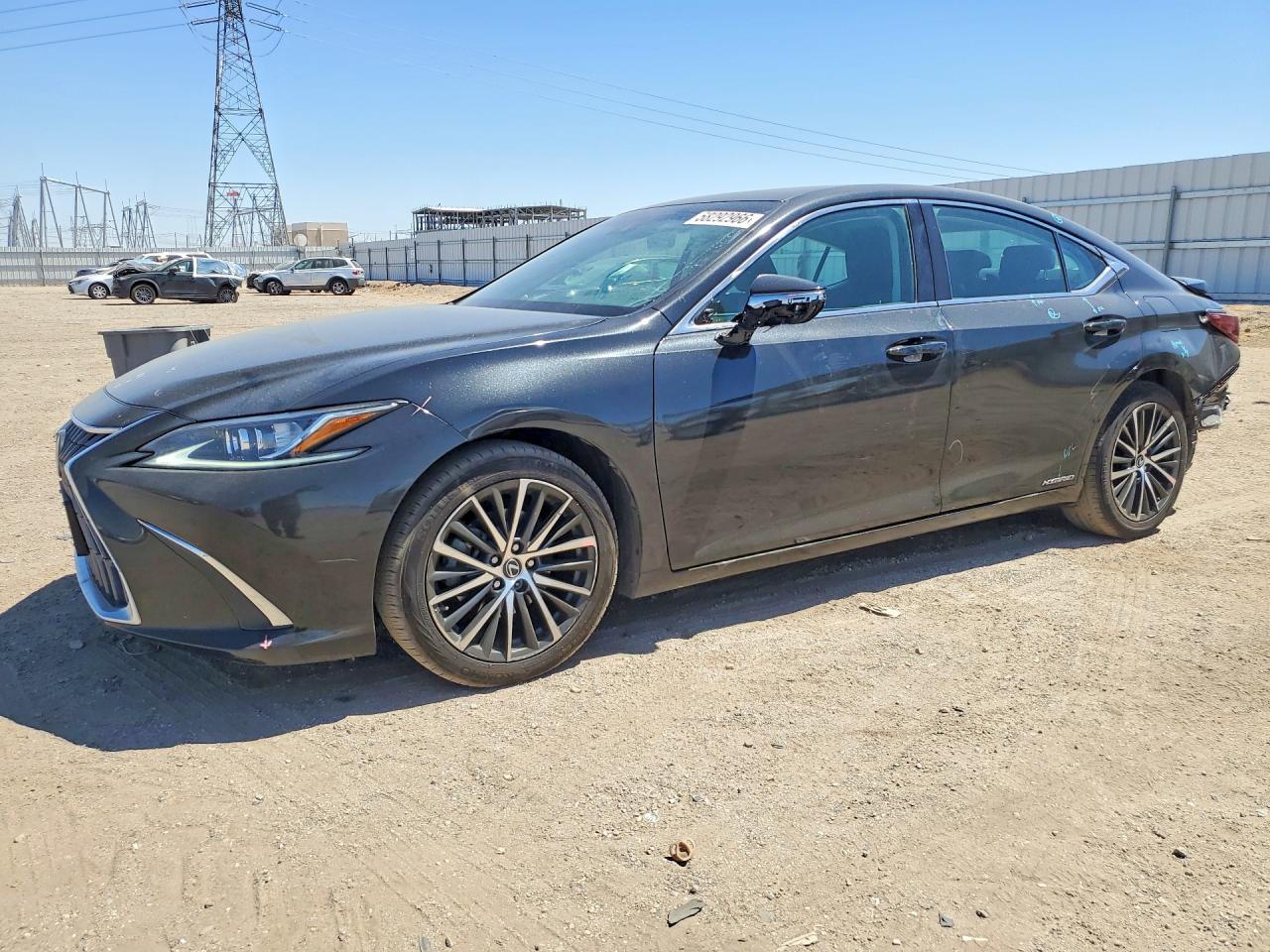 2022 Lexus ES, Base