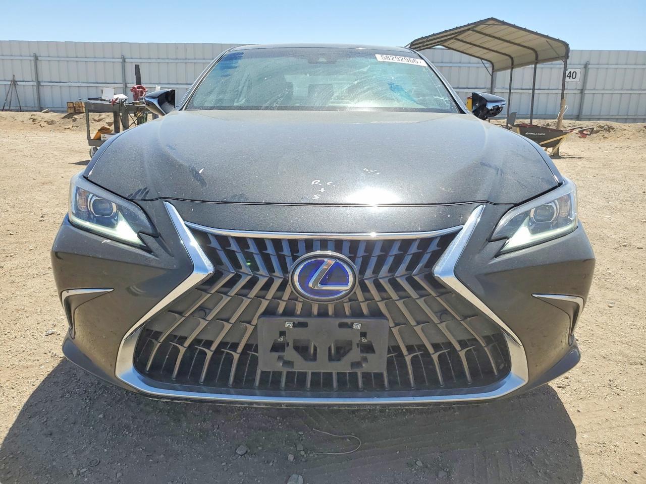 2022 Lexus ES, Base
