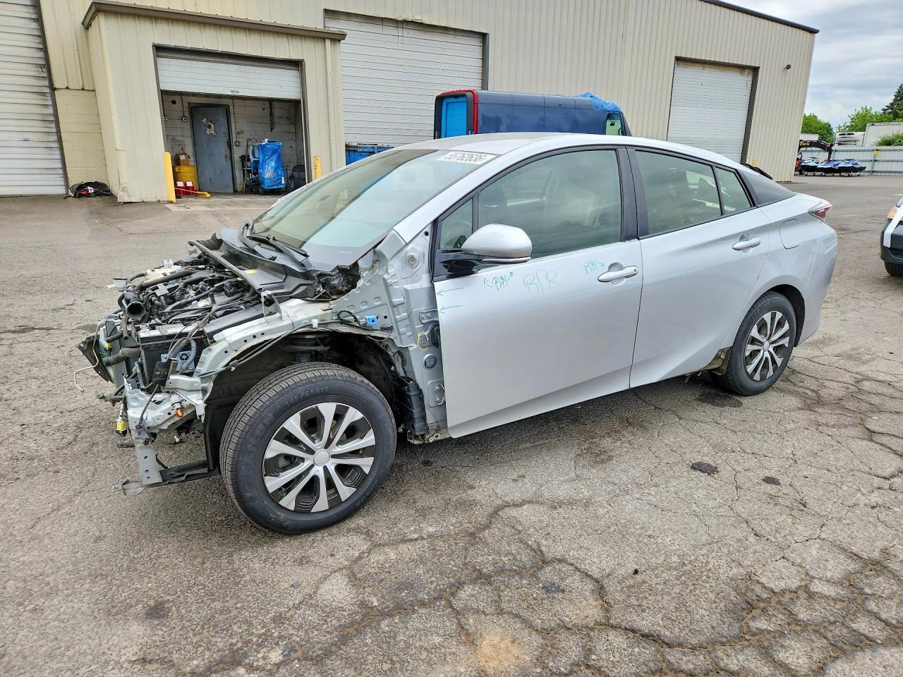 2016 Toyota Prius, Three