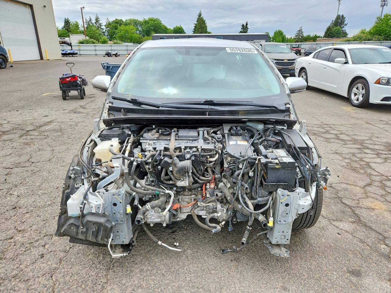 2016 Toyota Prius, Three