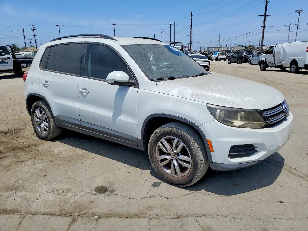 2015 Volkswagen Tiguan, S