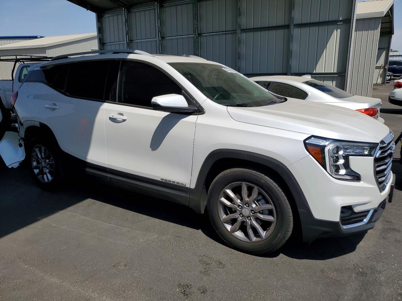 2023 GMC Terrain, Slt