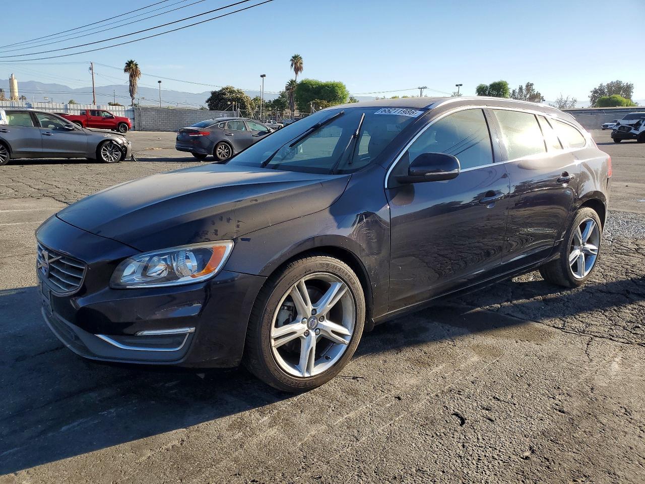 2017 Volvo V60, T5 Premier