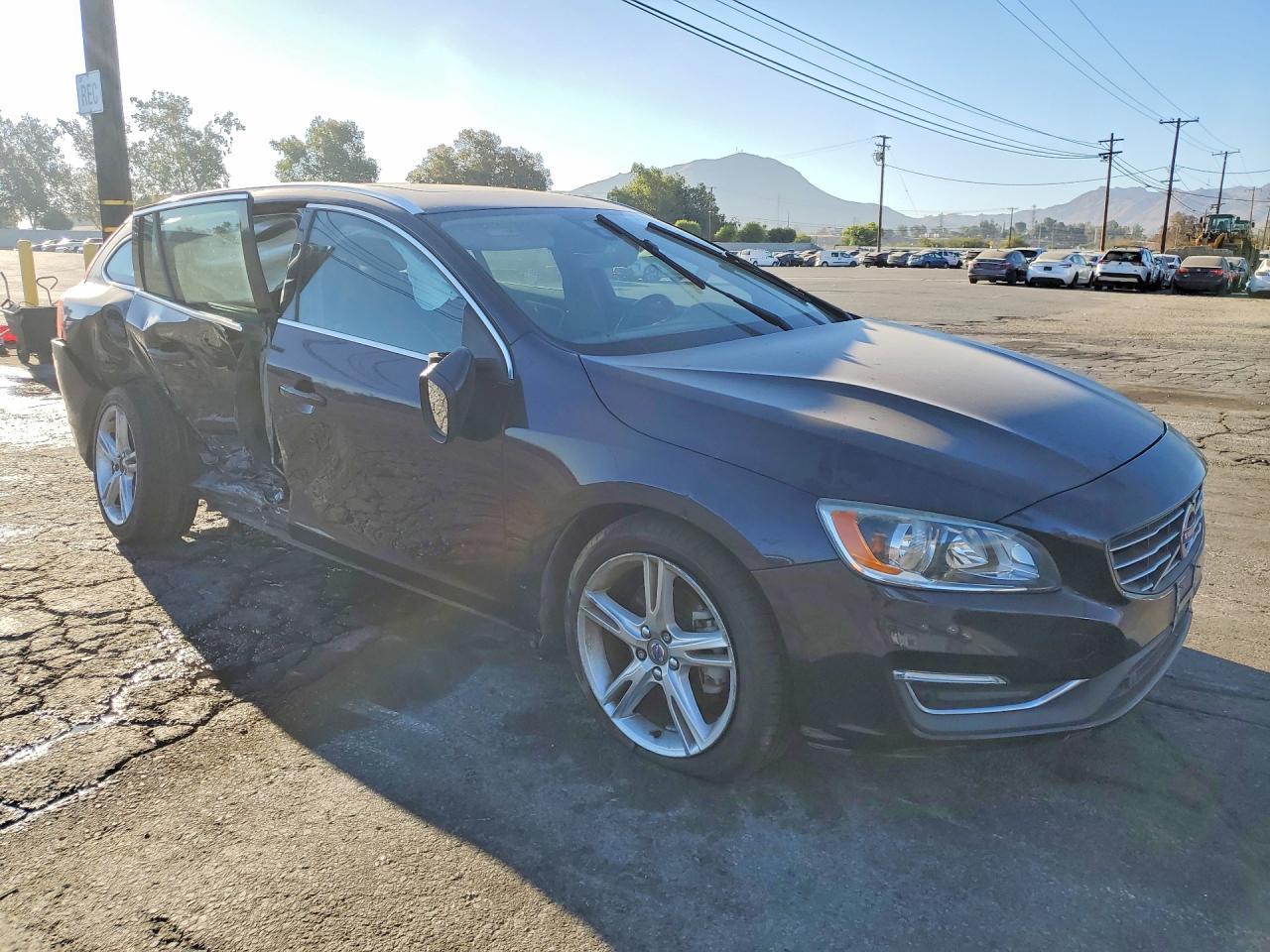 2017 Volvo V60, T5 Premier