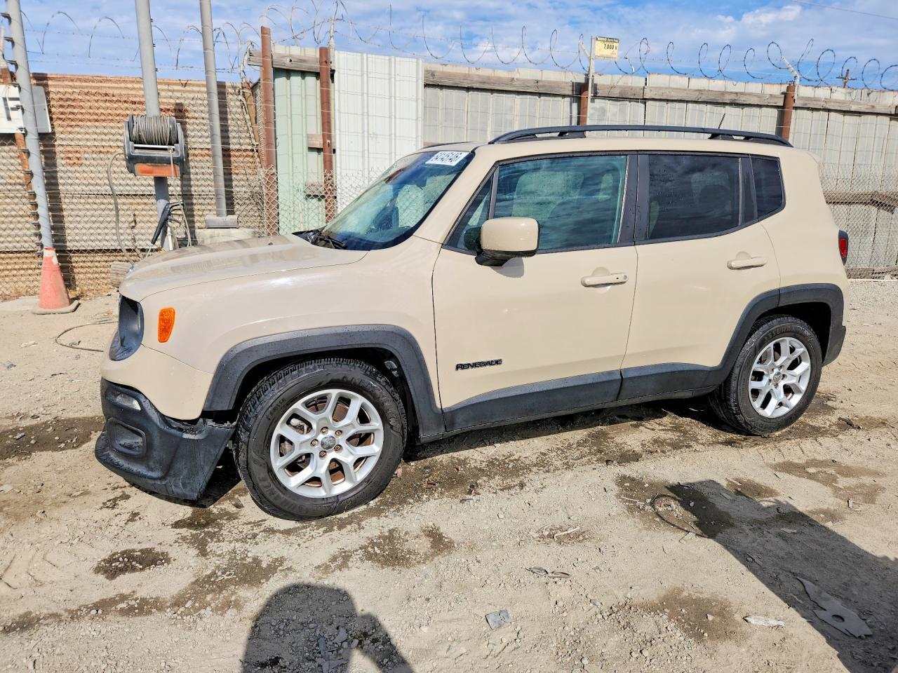2015 Jeep Renegade, Latitude