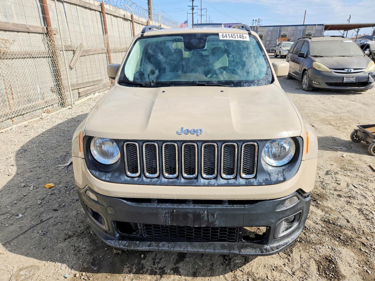 2015 Jeep Renegade, Latitude