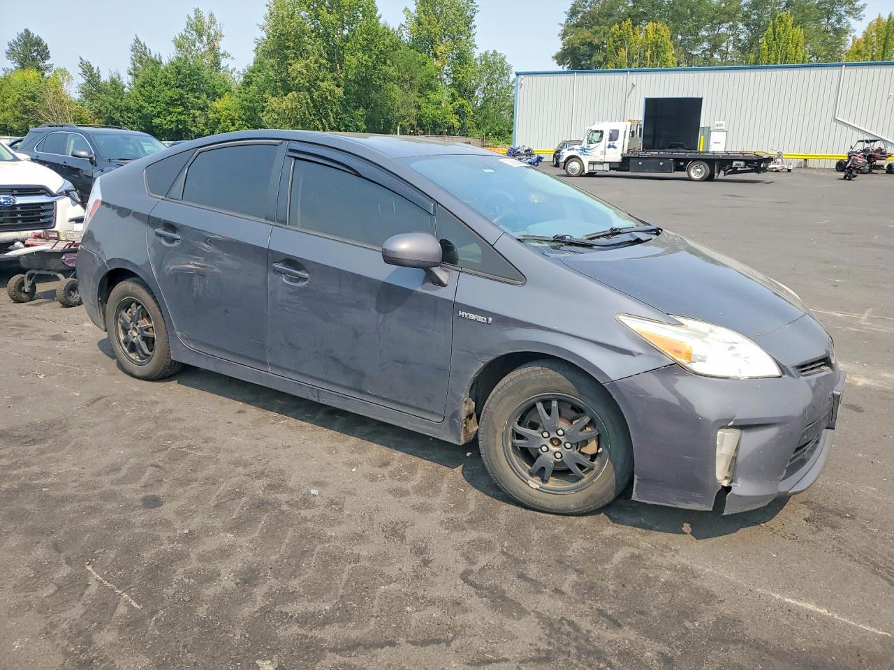 2015 Toyota Prius, Two