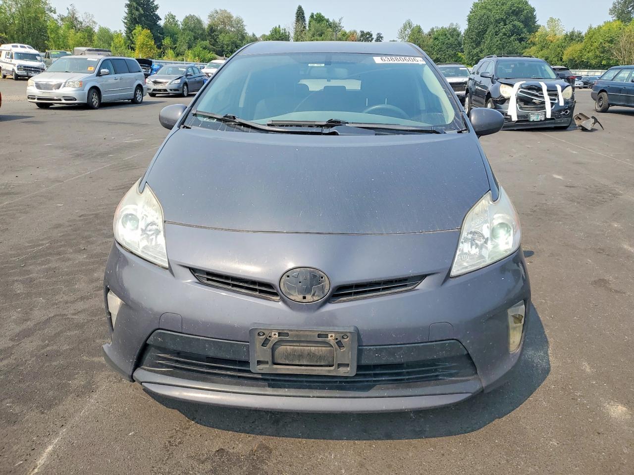 2015 Toyota Prius, Two