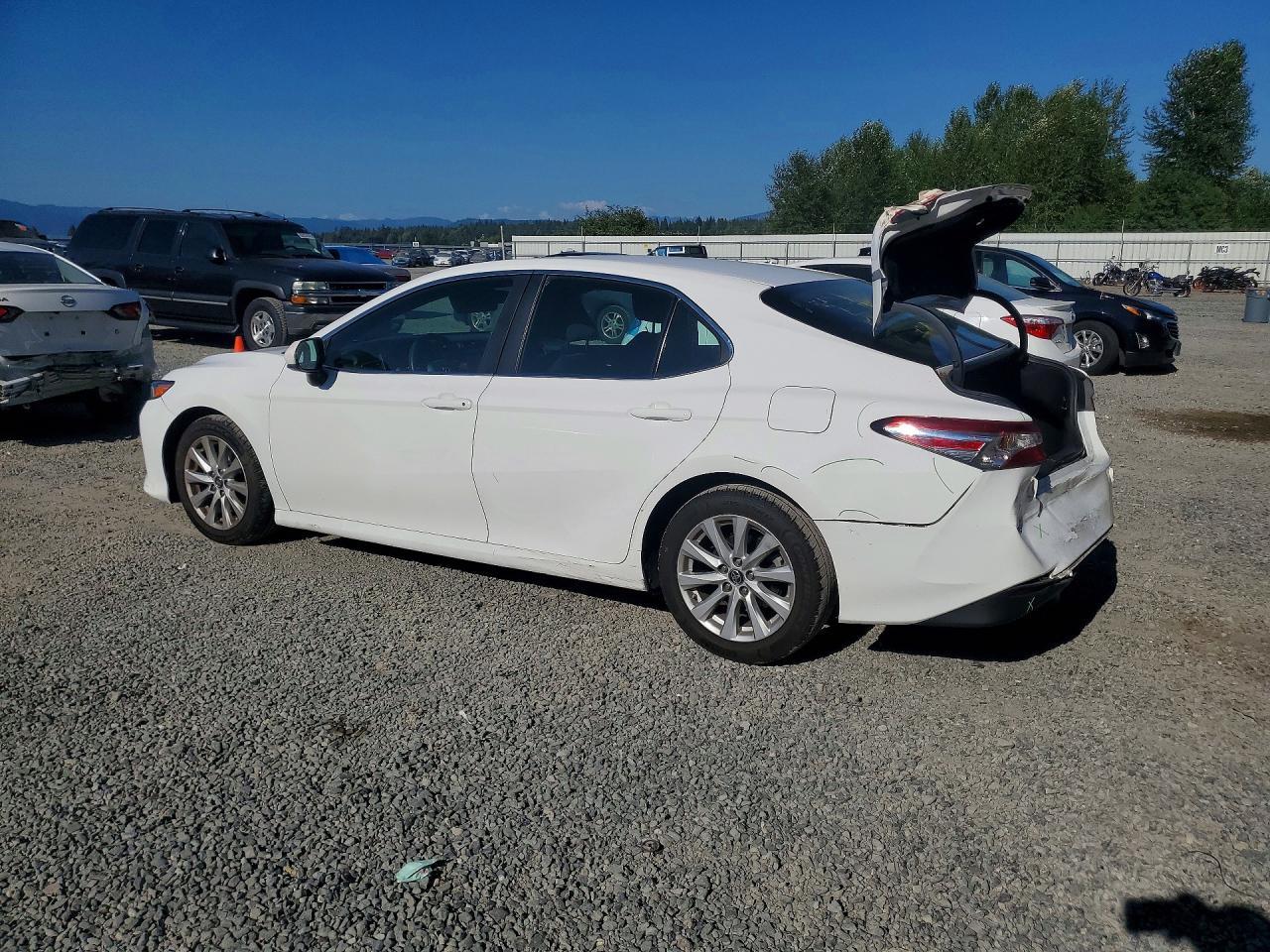 2018 Toyota Camry, LE