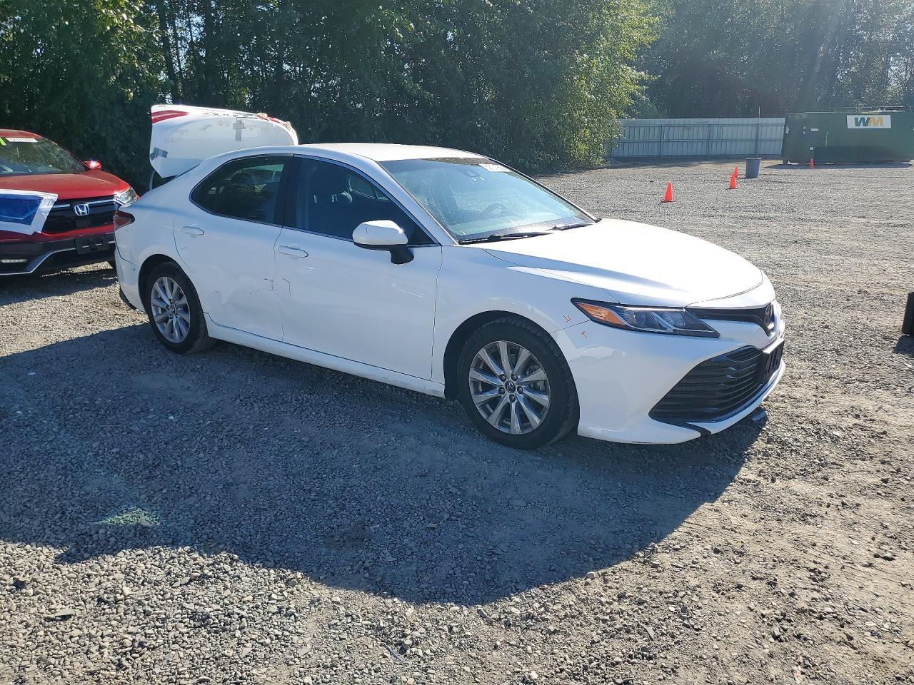 2018 Toyota Camry, LE