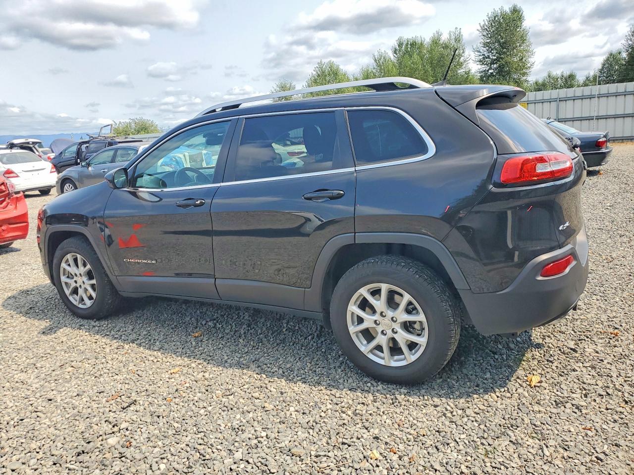 2016 Jeep Cherokee, Latitude