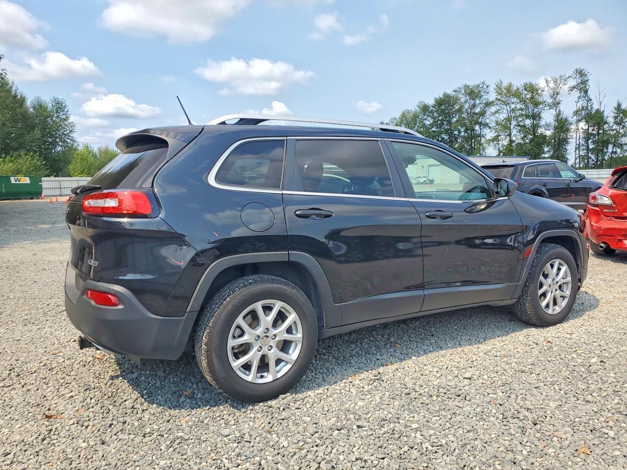 2016 Jeep Cherokee, Latitude