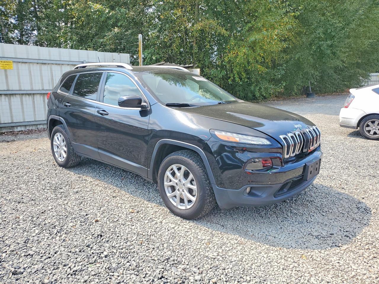 2016 Jeep Cherokee, Latitude
