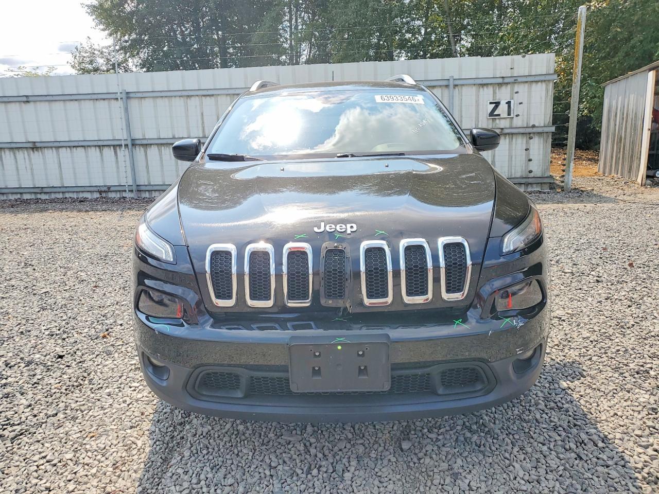 2016 Jeep Cherokee, Latitude