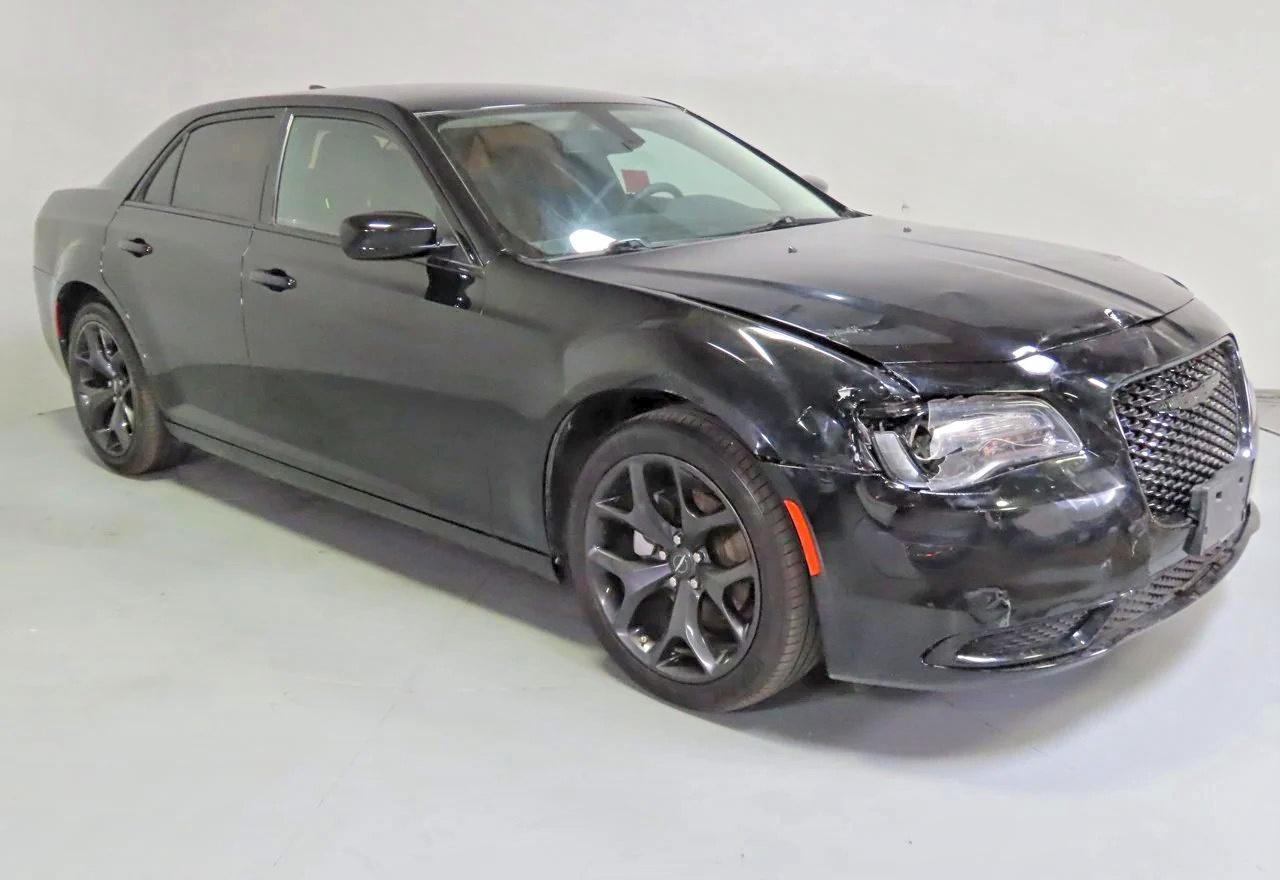 2022 Chrysler 300, Touring