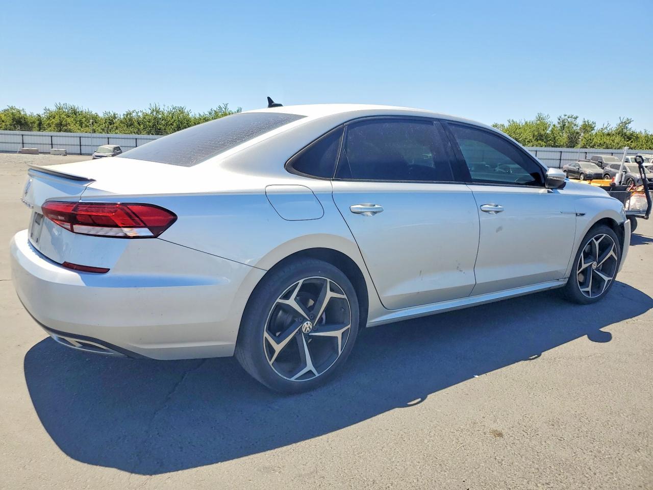 2020 Volkswagen Passat, R-Line