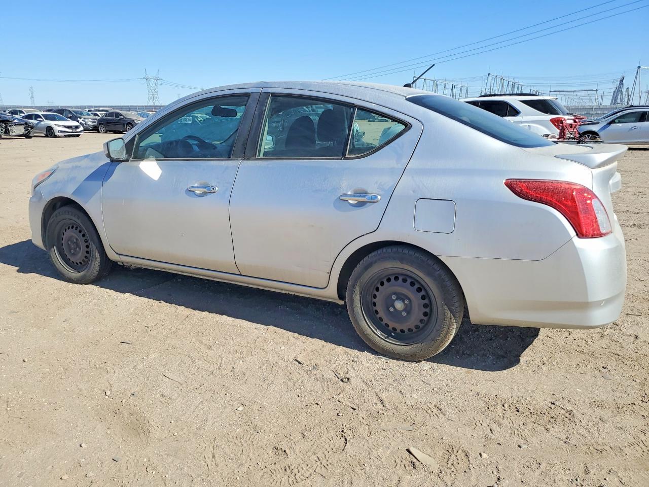 2017 Nissan Versa, 1.6 SV