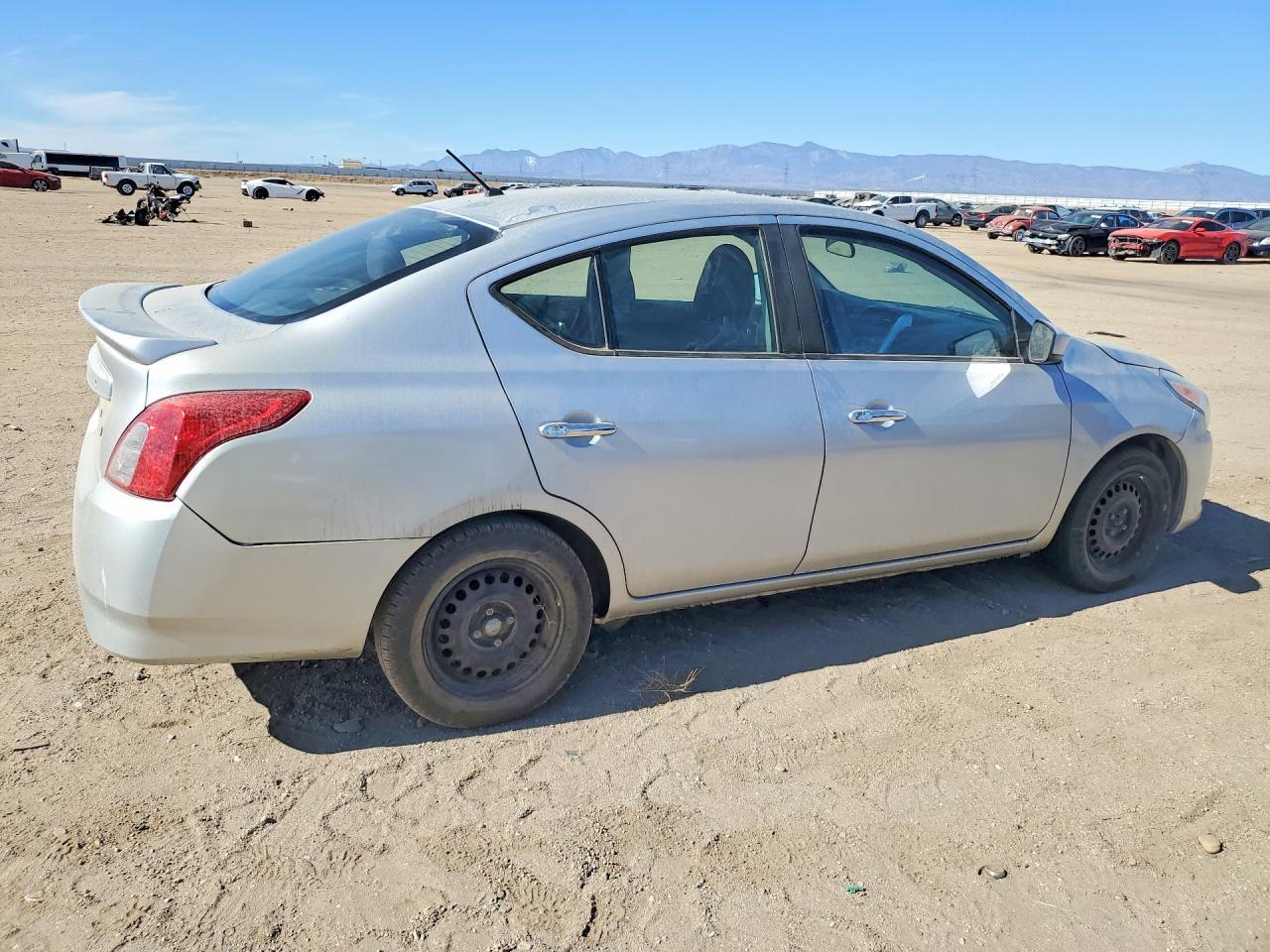 2017 Nissan Versa, 1.6 SV