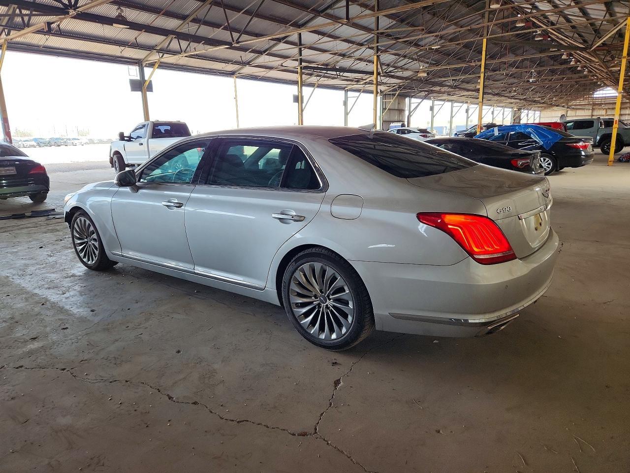 2018 Genesis G90, Premium