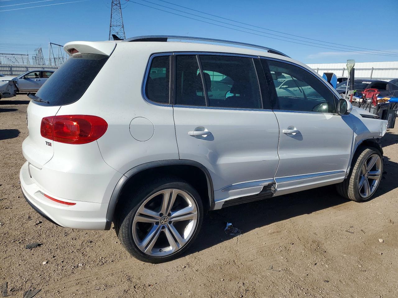 2016 Volkswagen Tiguan, S