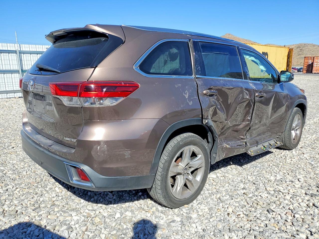 2018 Toyota Highlander, Limited