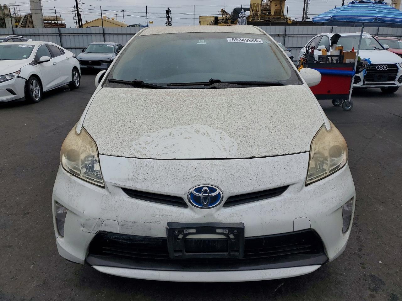 2015 Toyota Prius, Three