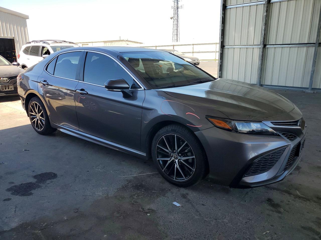 2023 Toyota Camry, SE