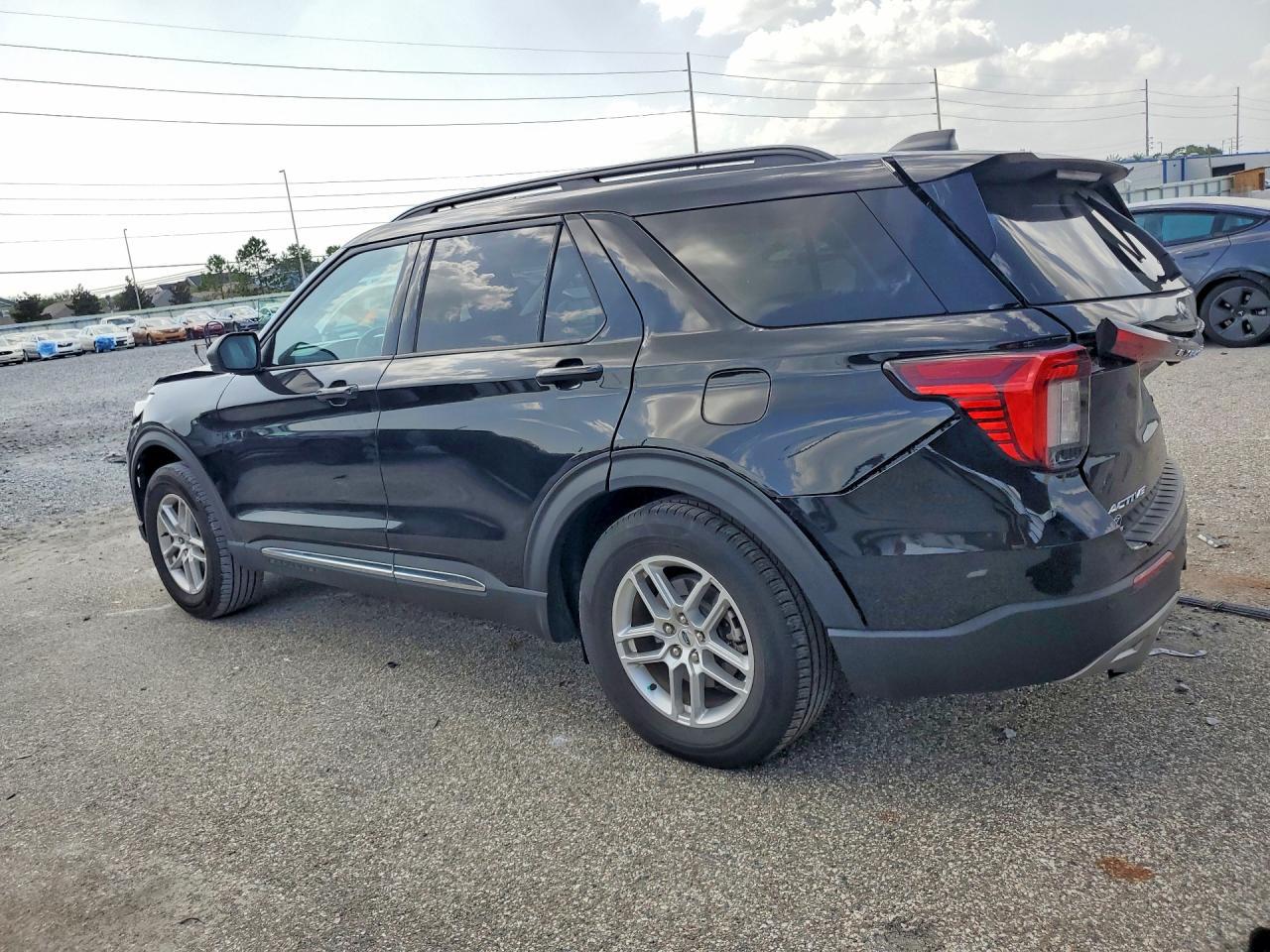 2025 Ford Explorer, Active