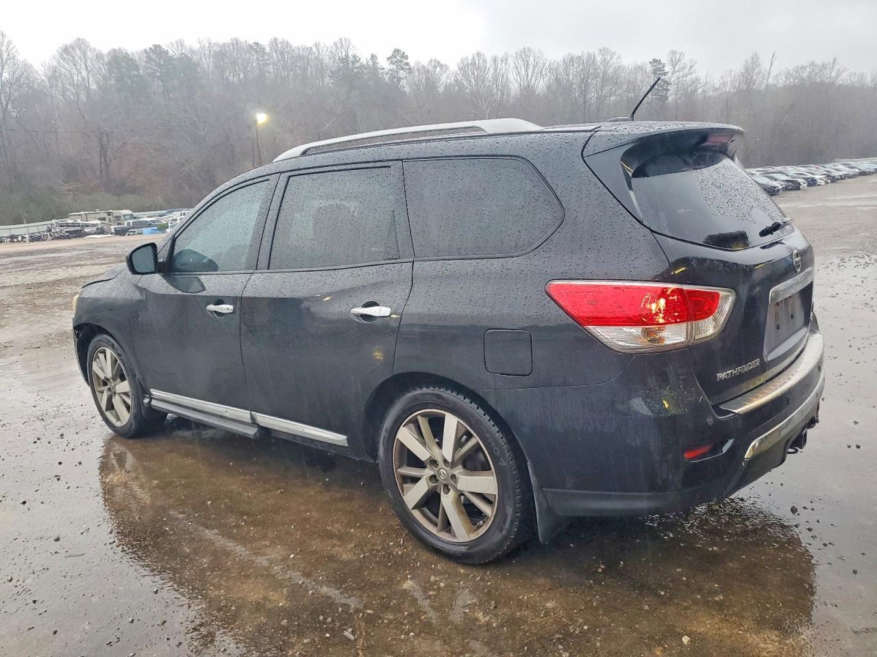 2015 Nissan Pathfinder, S