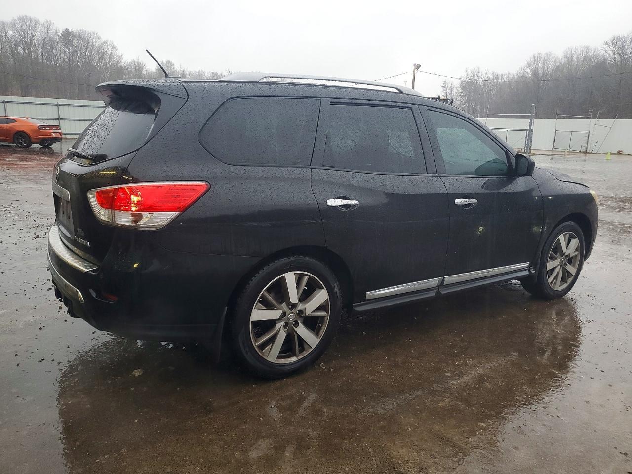 2015 Nissan Pathfinder, S