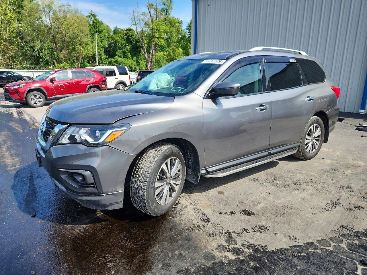 2018 Nissan Pathfinder, SV