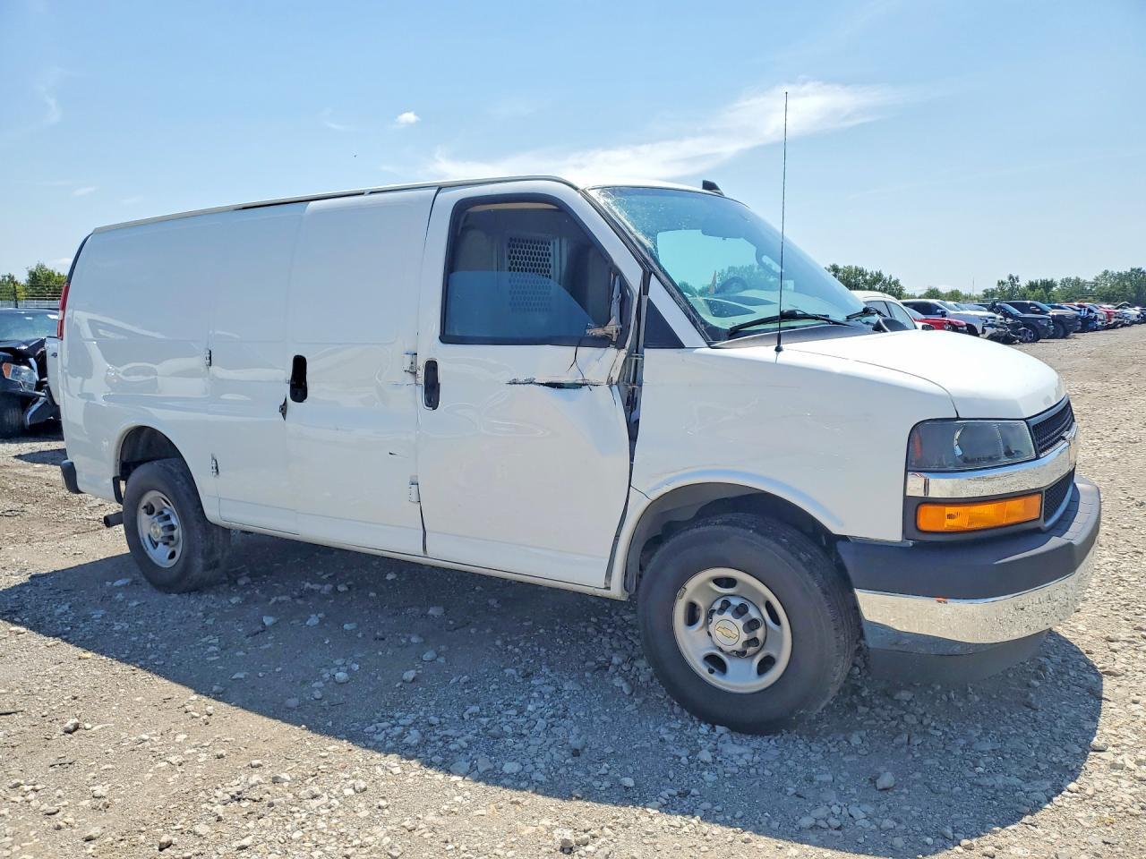 2023 Chevrolet Express, 4LT