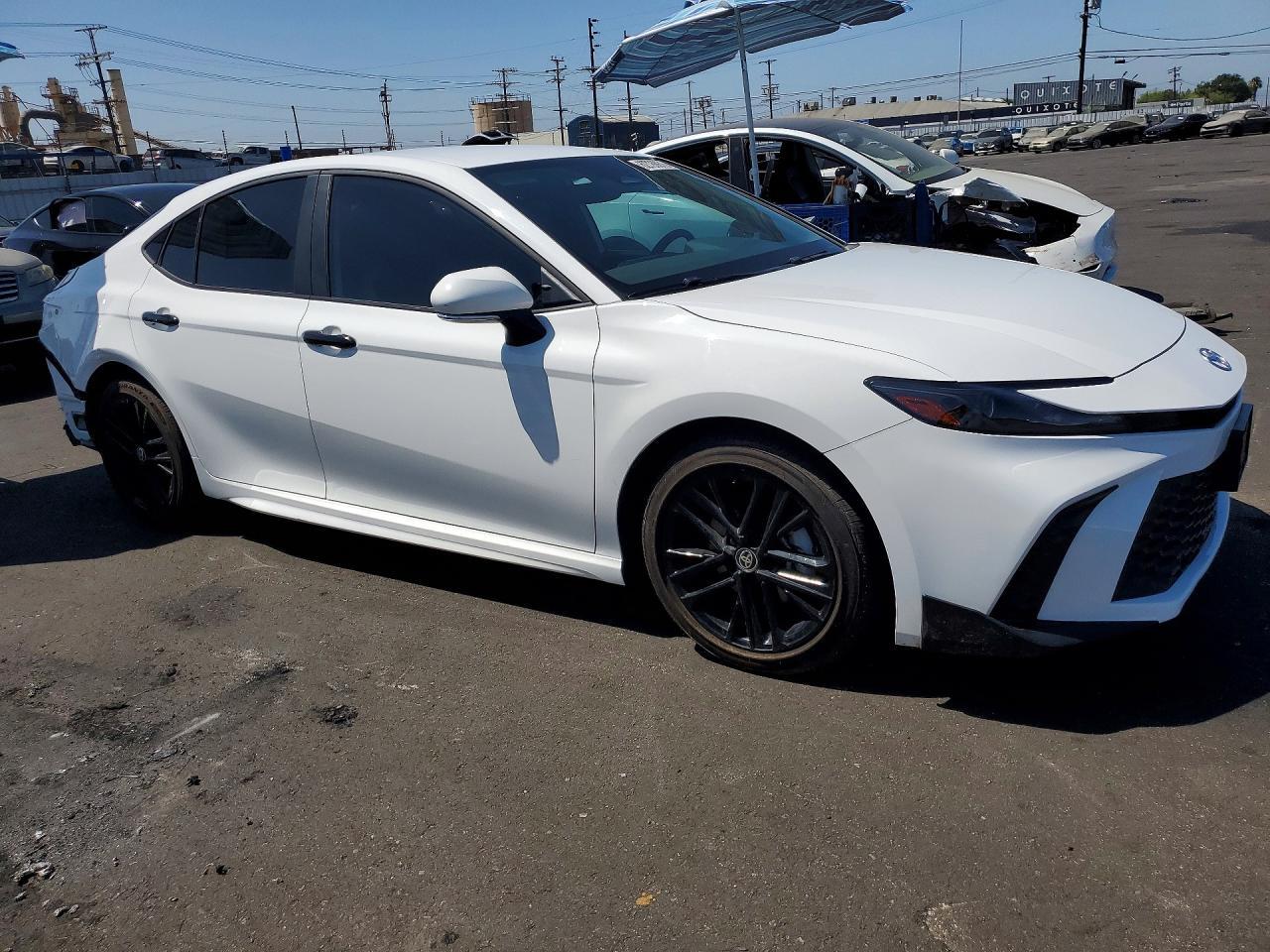 2025 Toyota Camry, SE