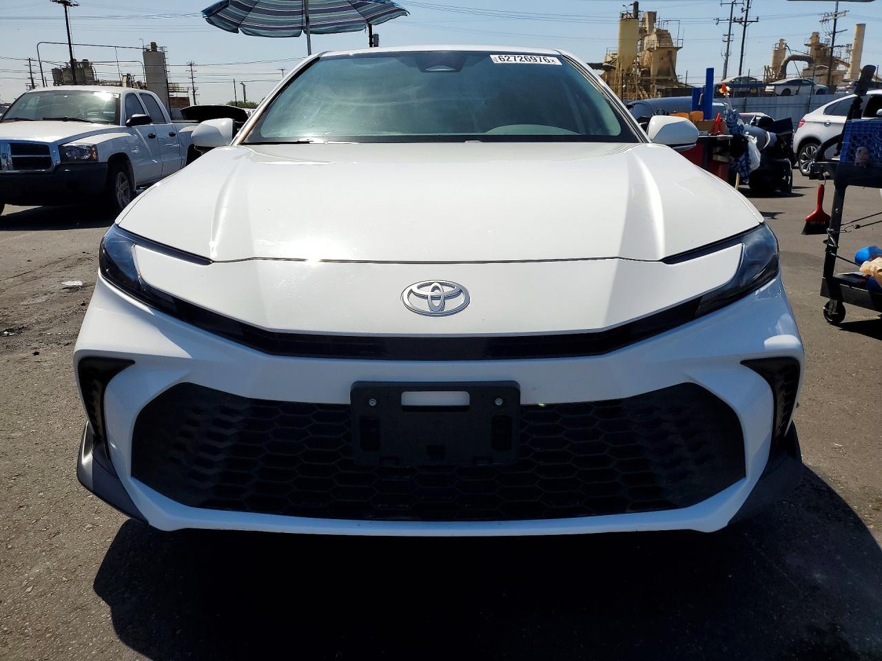 2025 Toyota Camry, SE