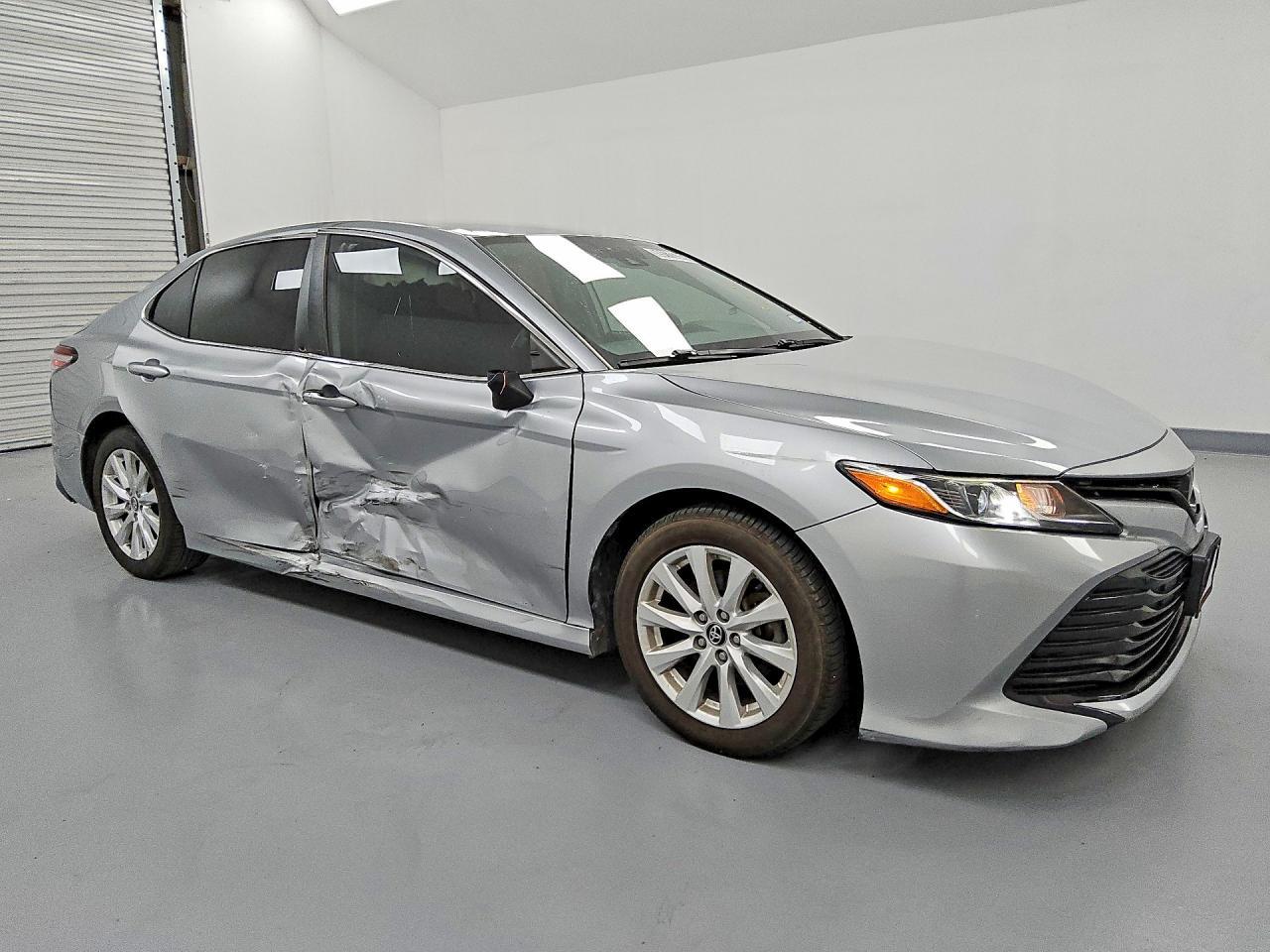 2020 Toyota Camry, LE