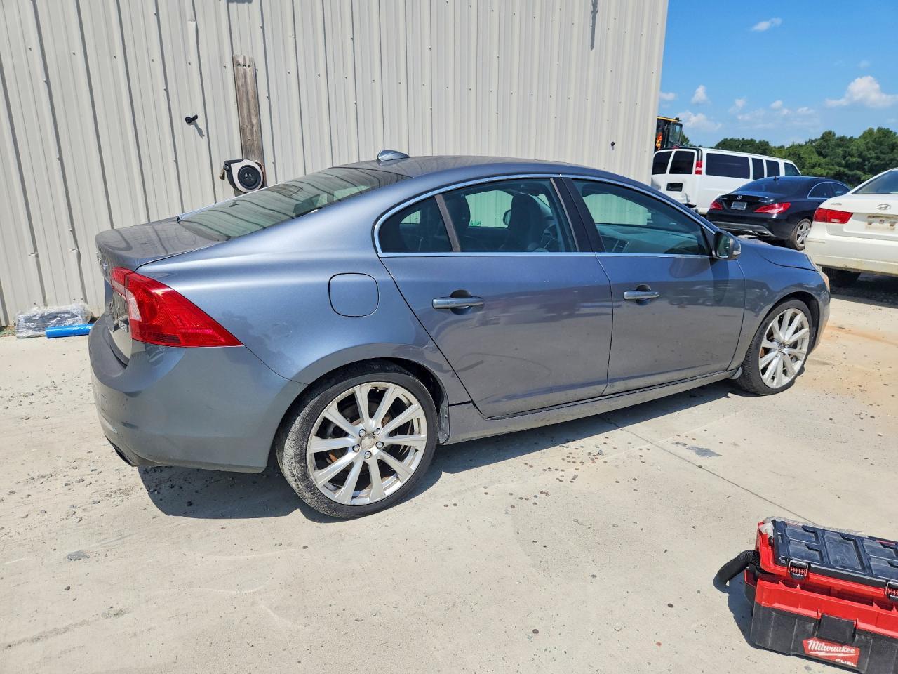 2016 Volvo S60, Platinum
