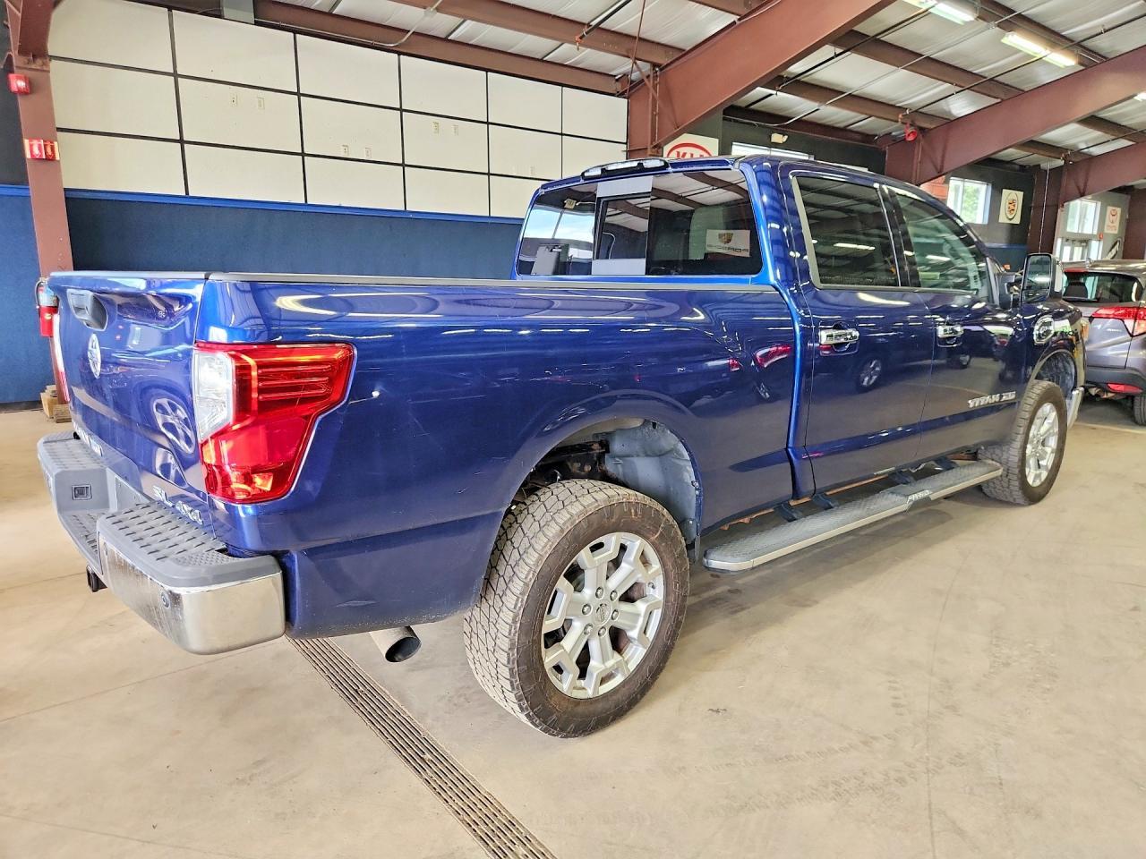 2016 Nissan Titan, SL