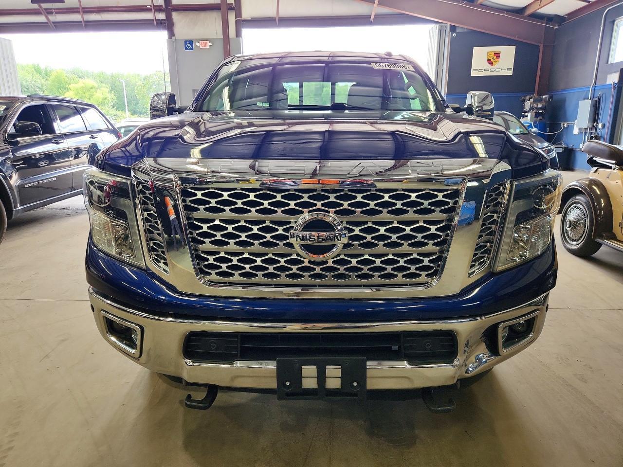 2016 Nissan Titan, SL