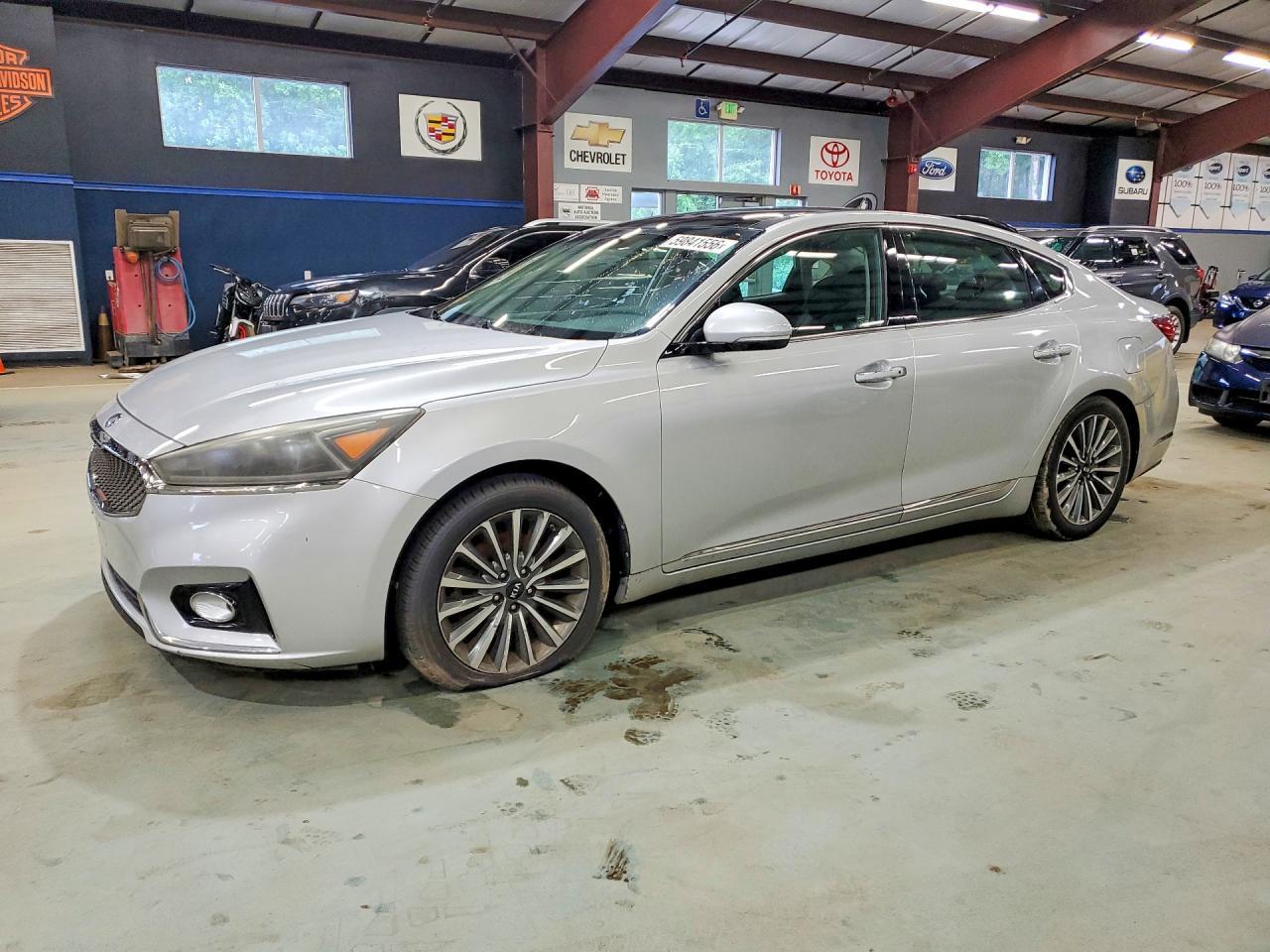 2017 KIA Cadenza, Premium