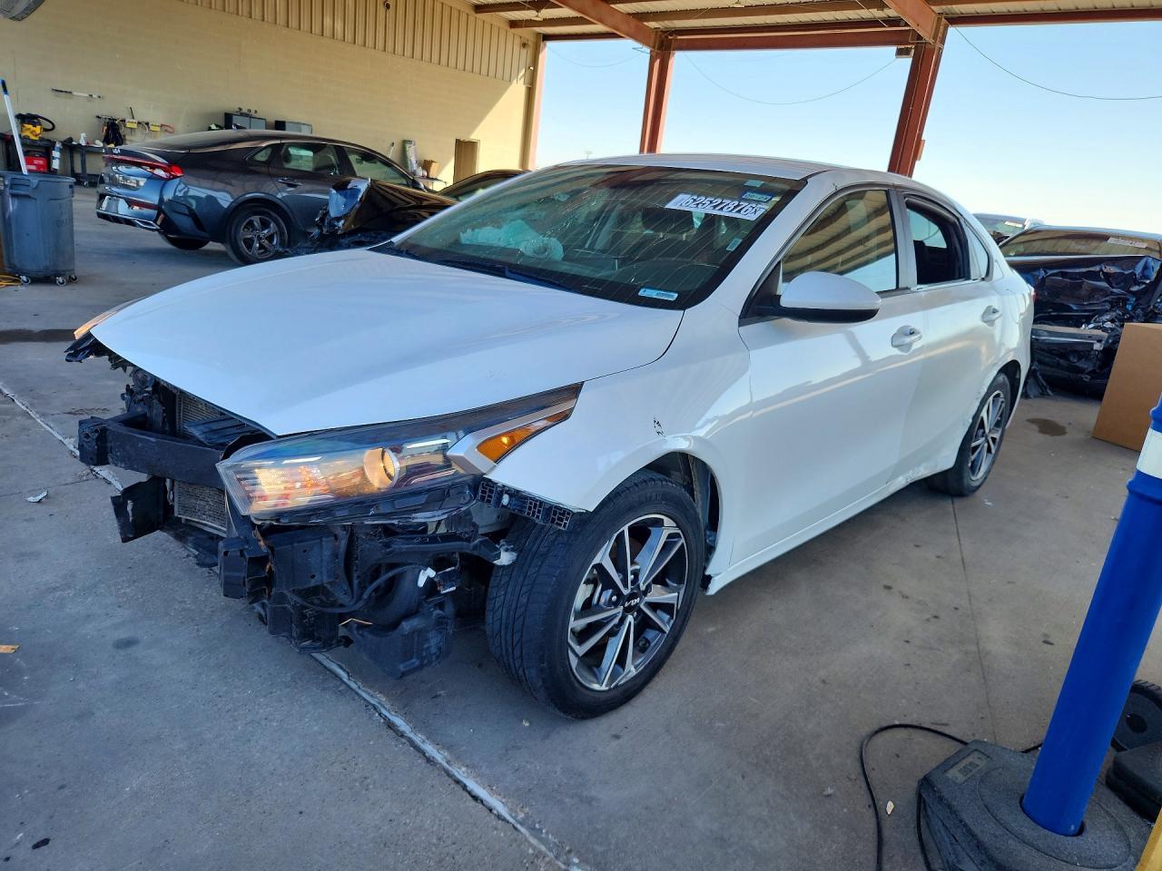 2022 KIA Forte, Lxs