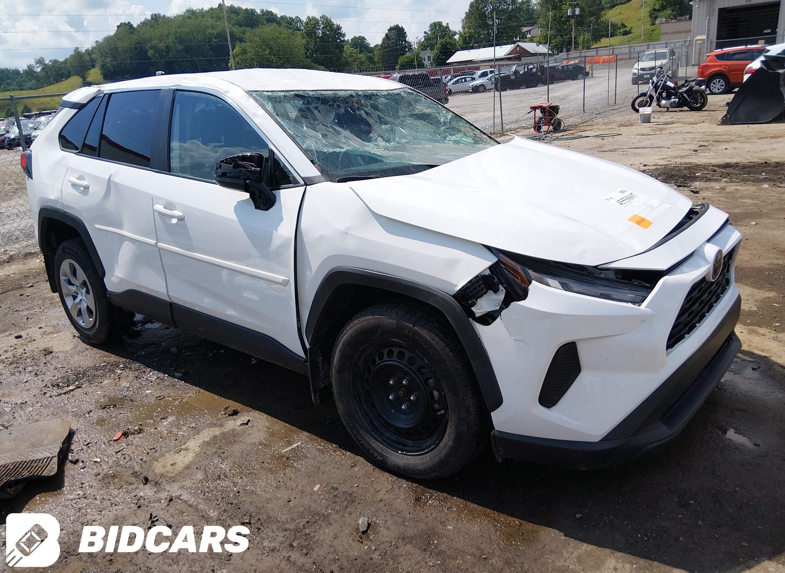 2023 Toyota RAV4, LE