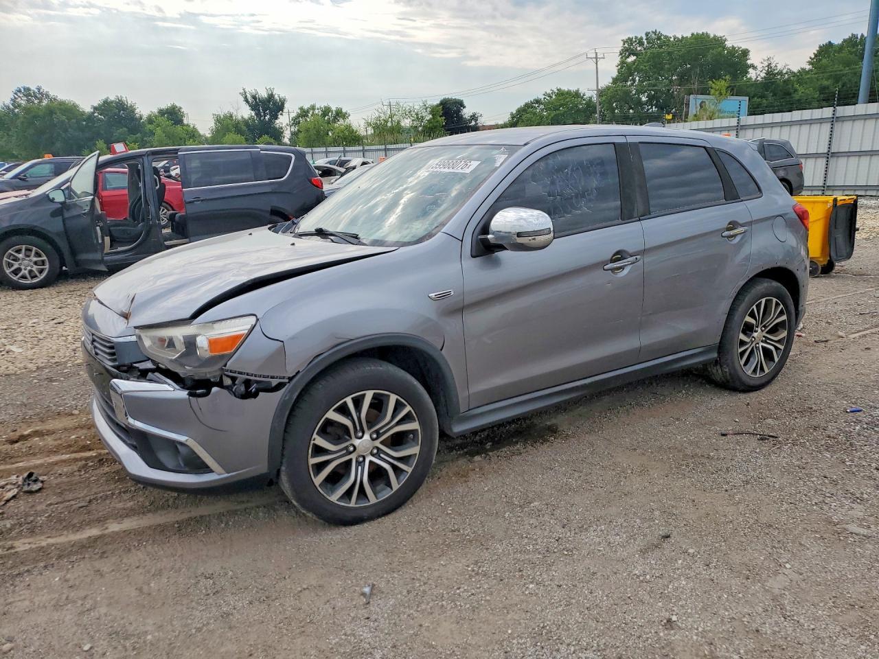 2017 Mitsubishi Outlander, ES