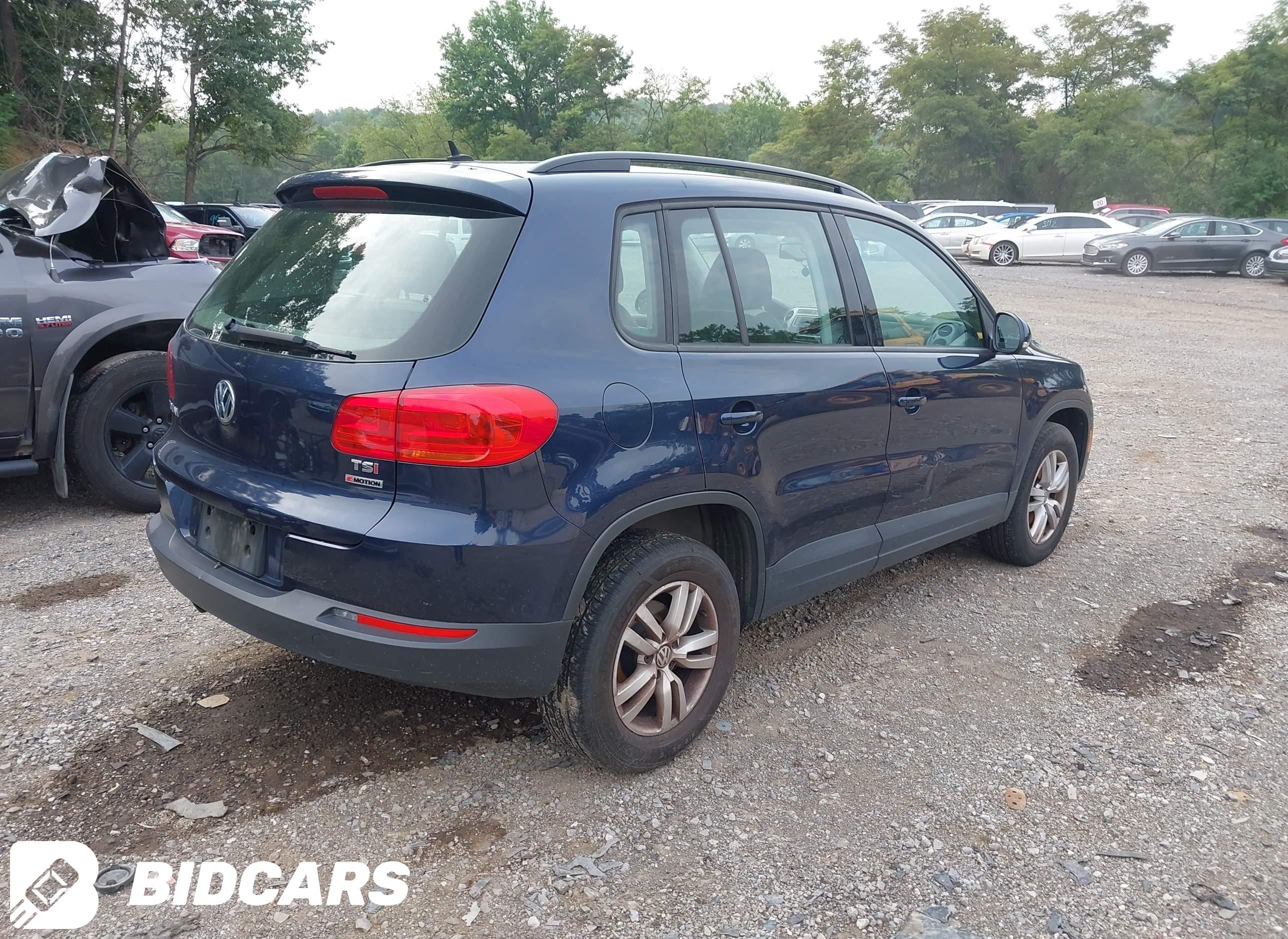 2016 Volkswagen Tiguan, S