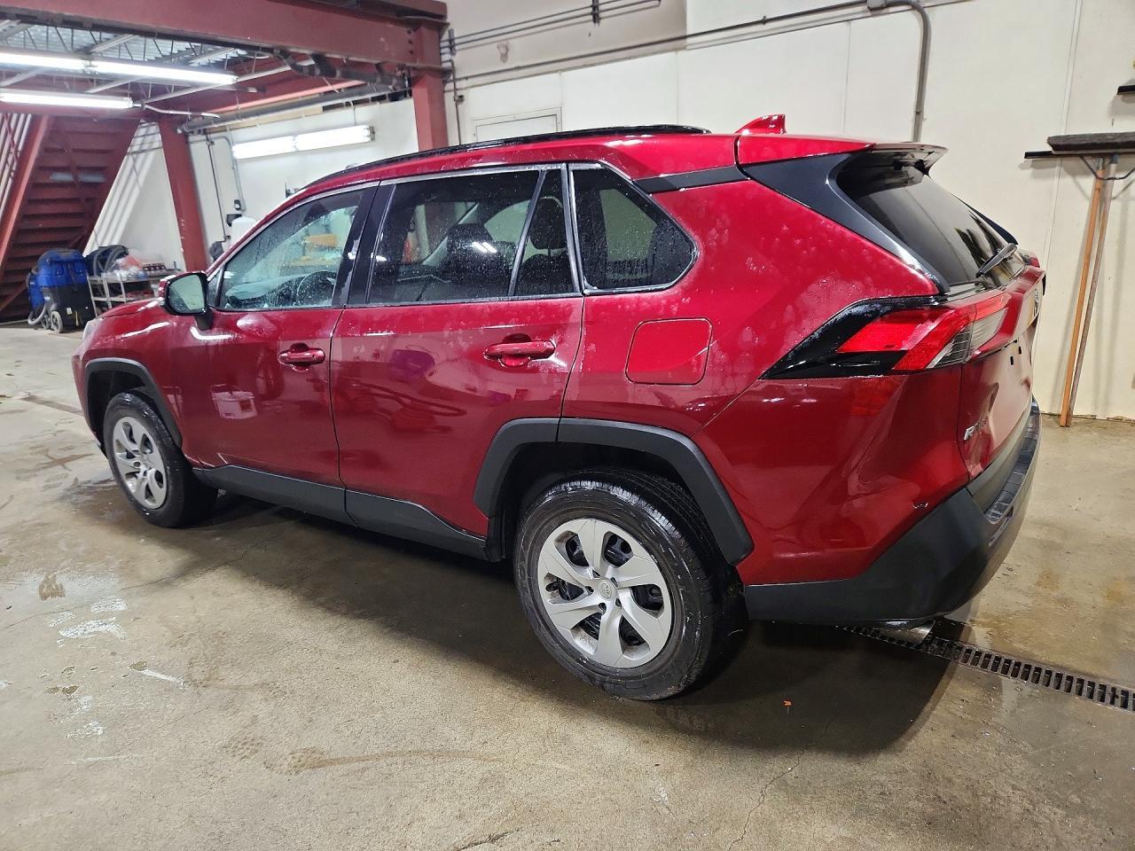 2020 Toyota RAV4, LE