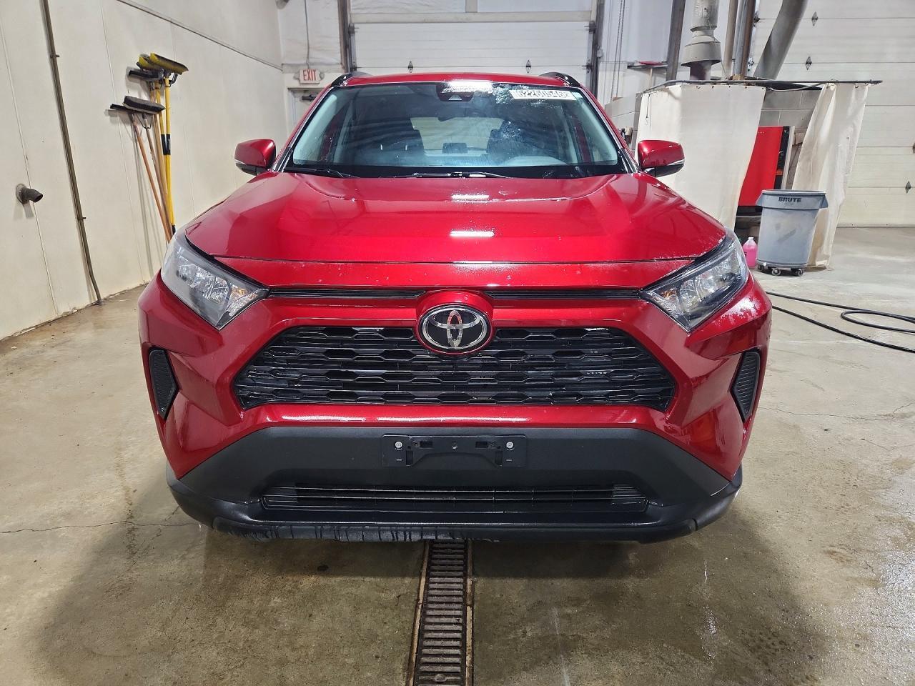 2020 Toyota RAV4, LE