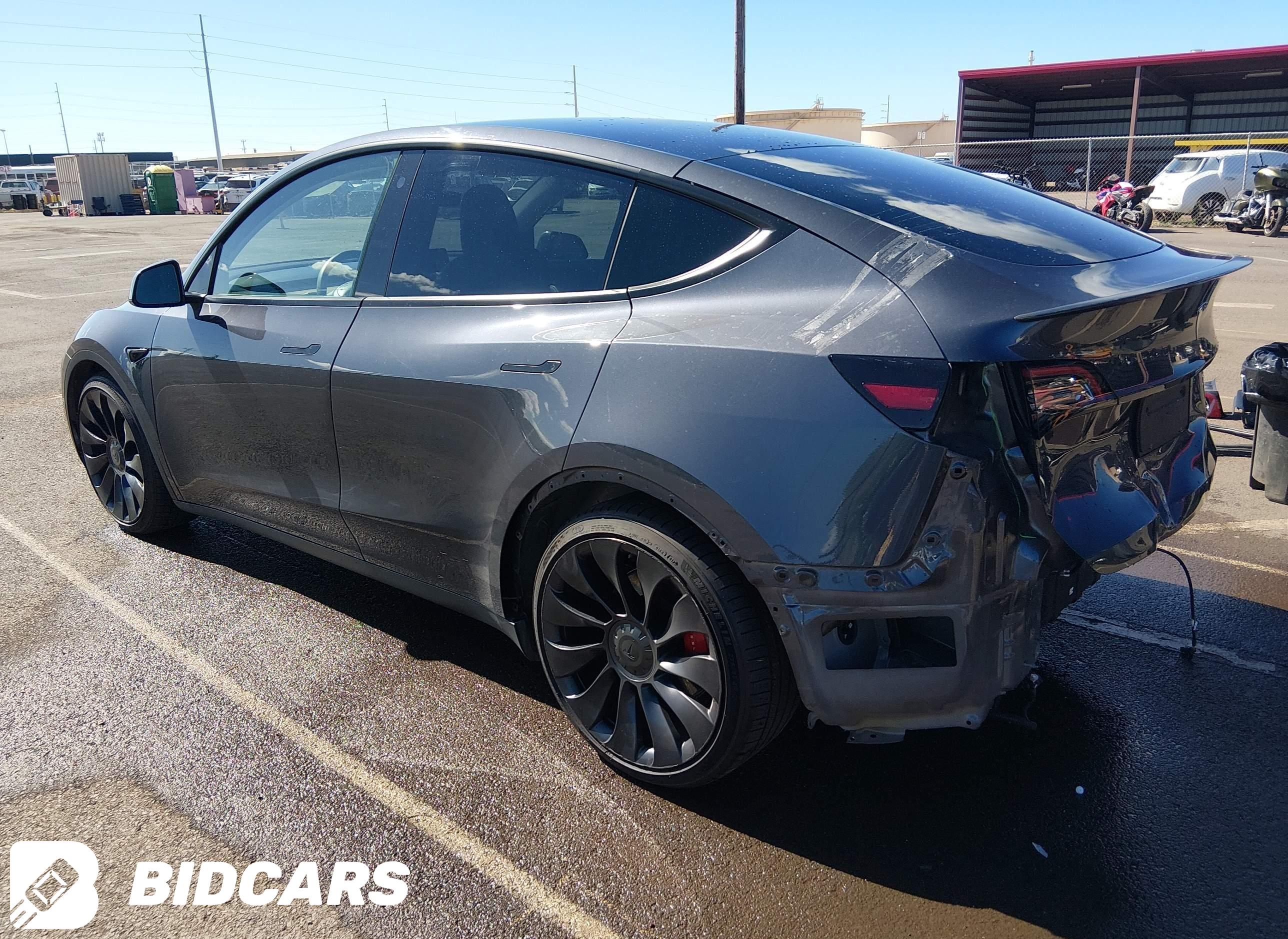 2022 Tesla Model Y, Performan...