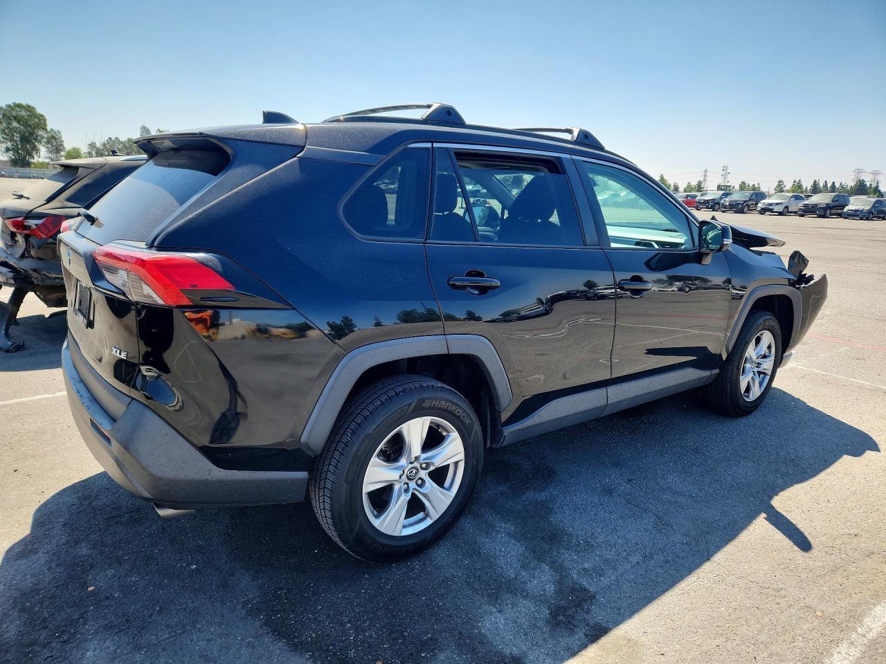 2020 Toyota RAV4, Xle